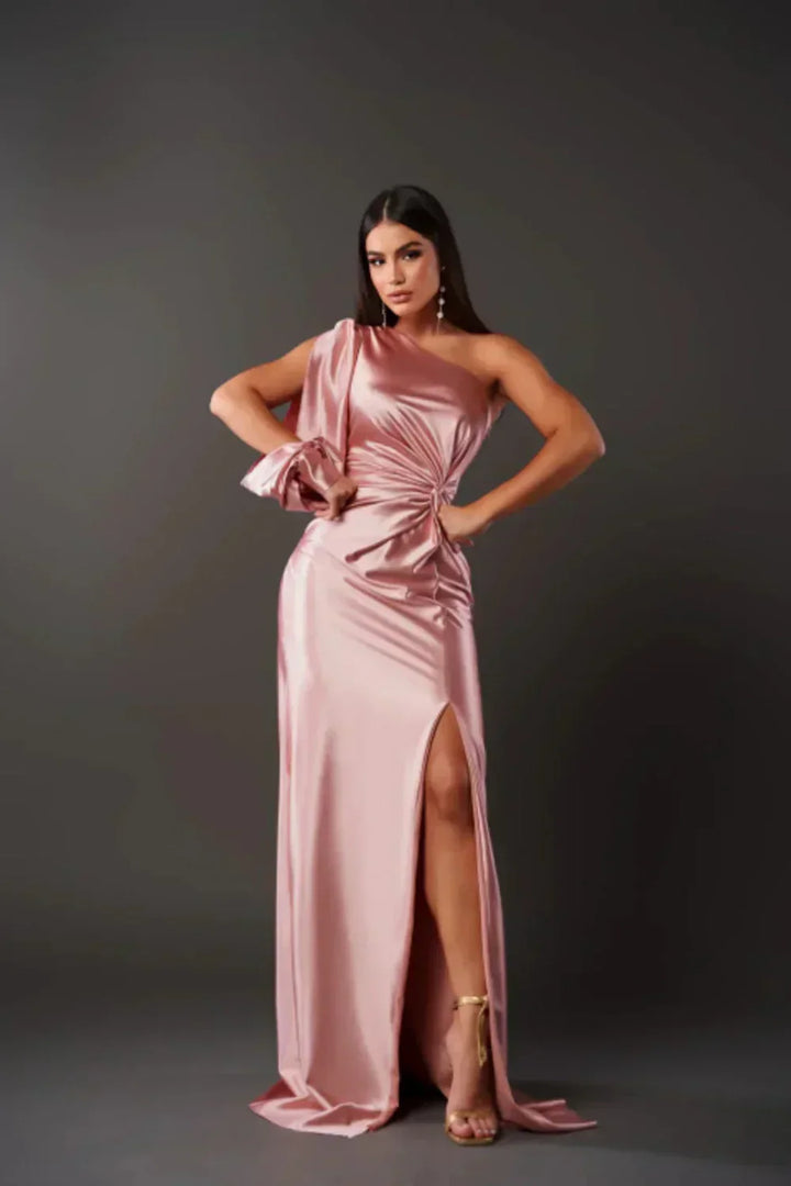Zarra – Elegancka Maxi Sukienka na Jedno Ramię
